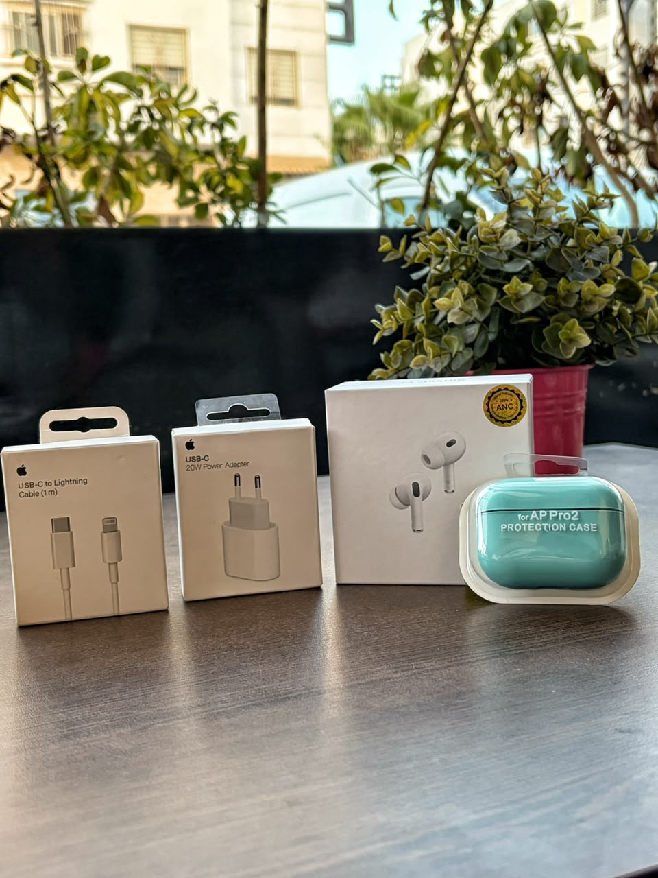 Airpods pro 2 + pochette +adaptateur 25 w + cable